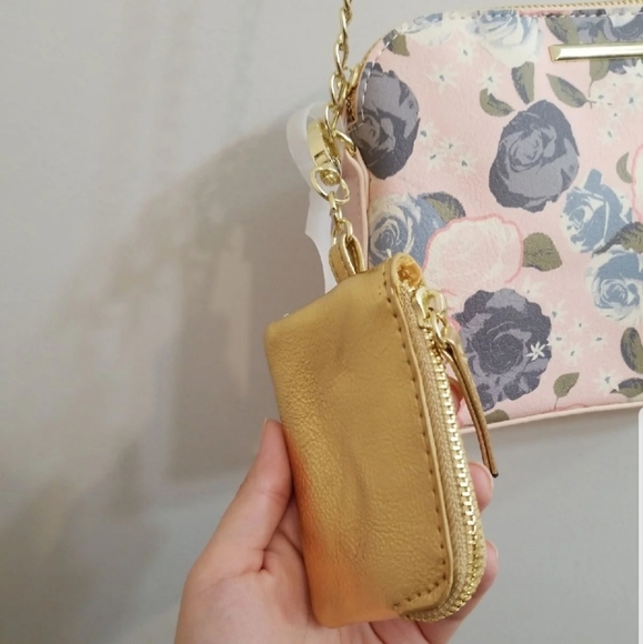 Floral Purse - Picture 3 of 4